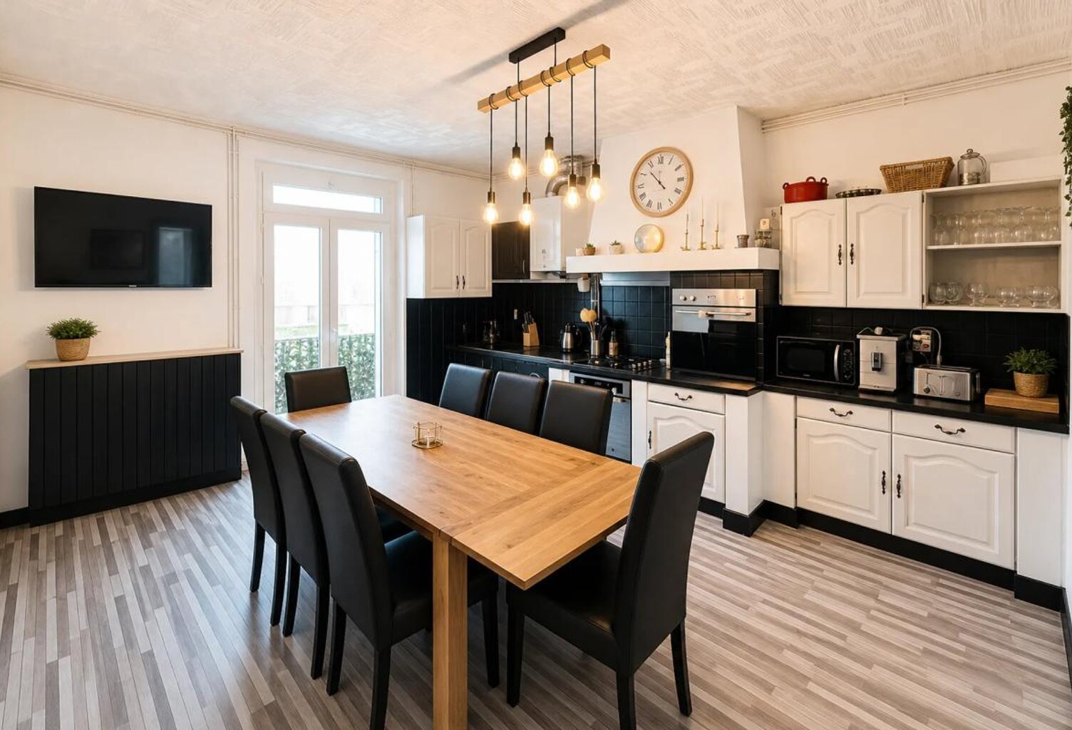Maison en pierre, 4 niveaux, 90 m² de jardin + dépendances — photo 1