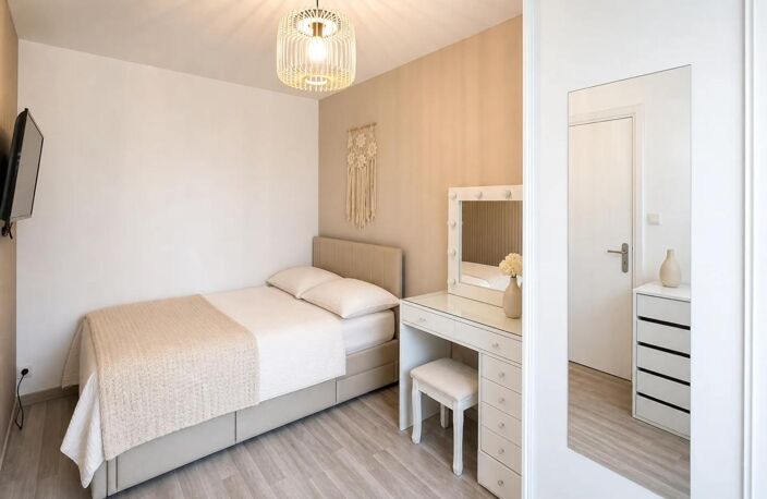 Maison en pierre, 4 niveaux, 90 m² de jardin + dépendances — photo 3