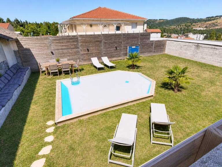 Maison en pierre, 4 niveaux, 90 m² de jardin + dépendances — photo 1