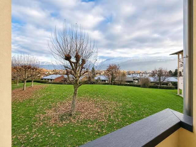 F5 à rénover avec balcons à Marignier — photo du bien