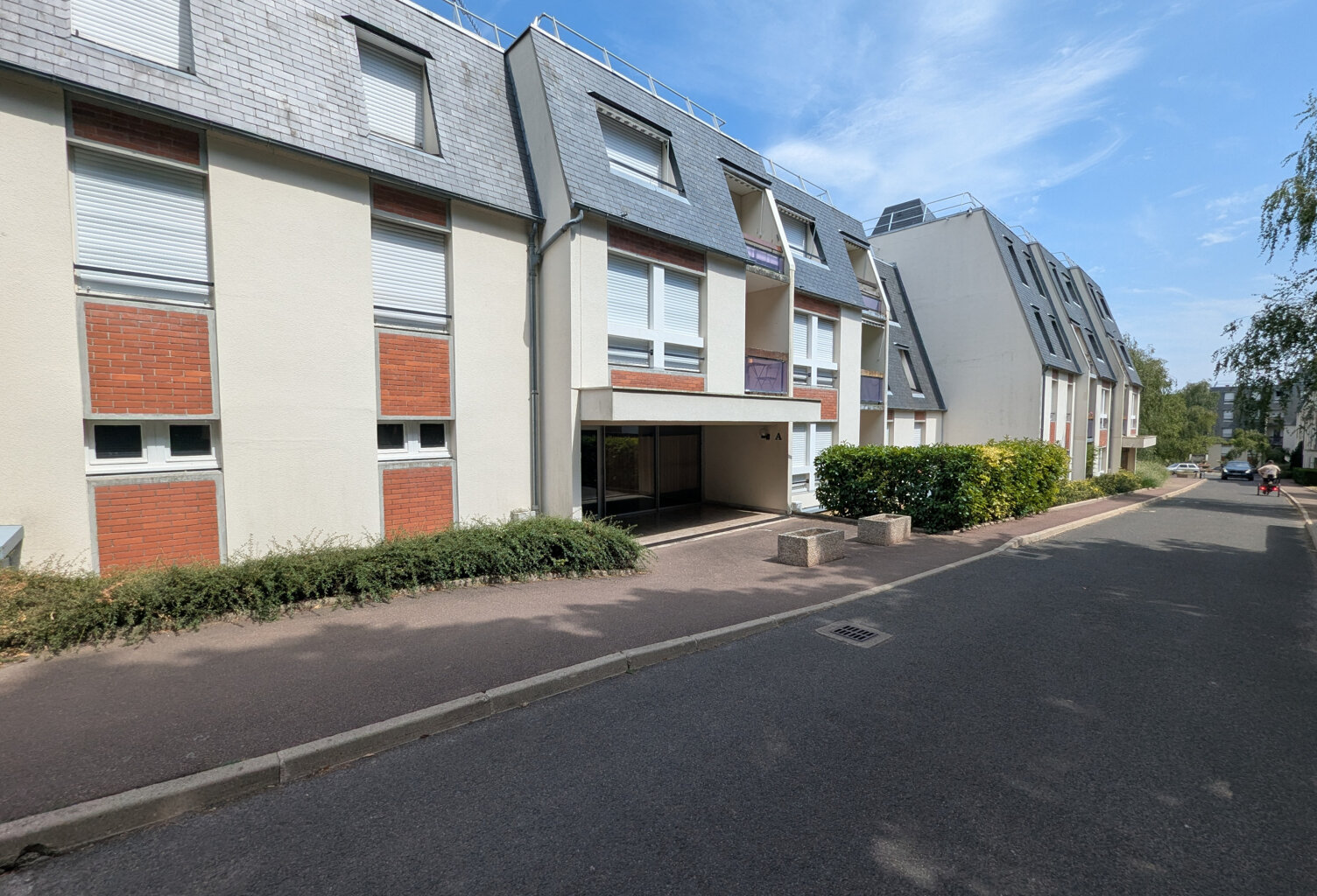 SOUS COMPROMIS !  Appartement 3 pièces avec balcon et parkin — photo 1