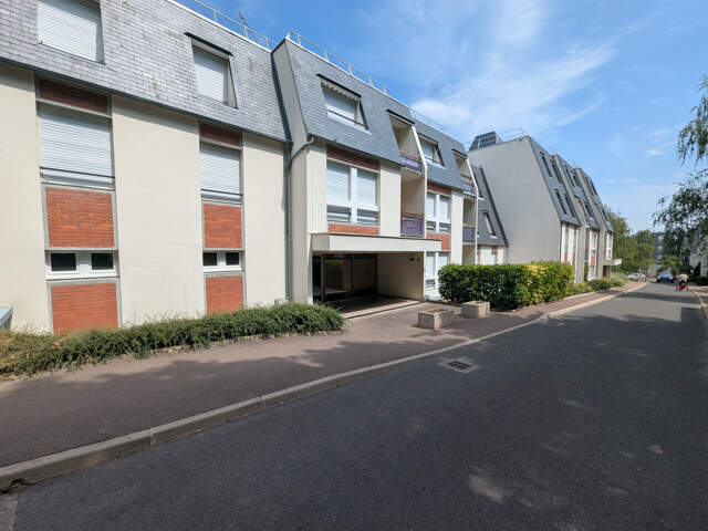 SOUS COMPROMIS !  Appartement 3 pièces avec balcon et parkin — photo du bien