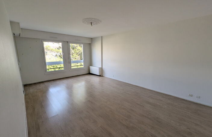SOUS COMPROMIS !  Appartement 3 pièces avec balcon et parkin — photo 3