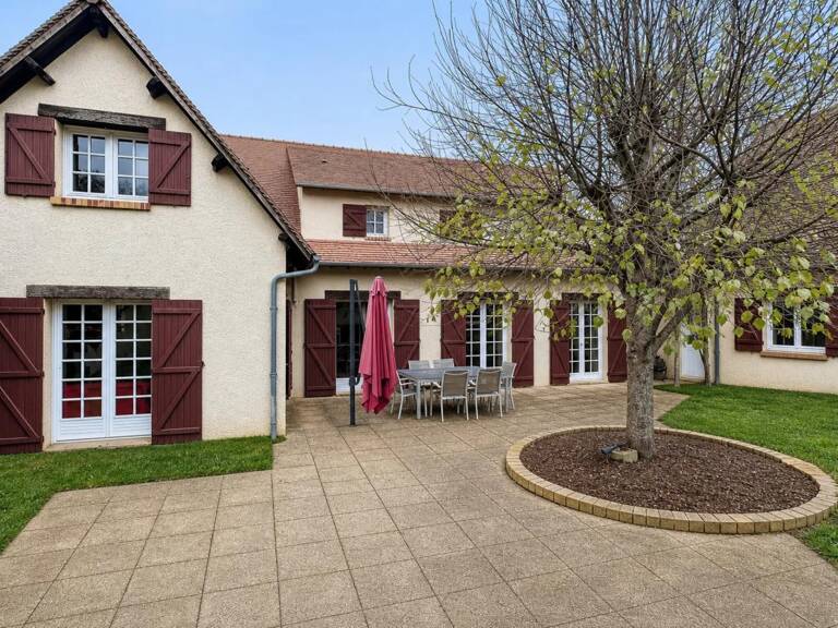 Maison spacieuse de 240 m² à Vesly — photo 1