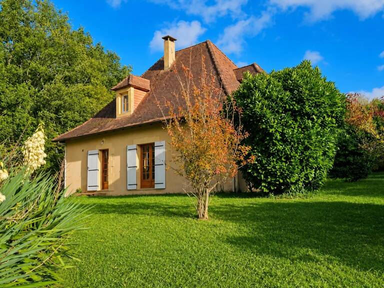 Maison 8 pièces spacieuse à Sainte-Foy-de-Longas — photo 1