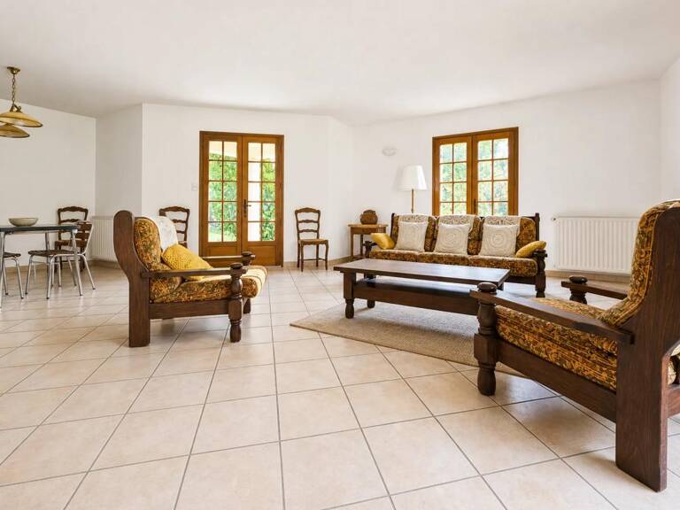 Maison 8 pièces spacieuse à Sainte-Foy-de-Longas — photo 1