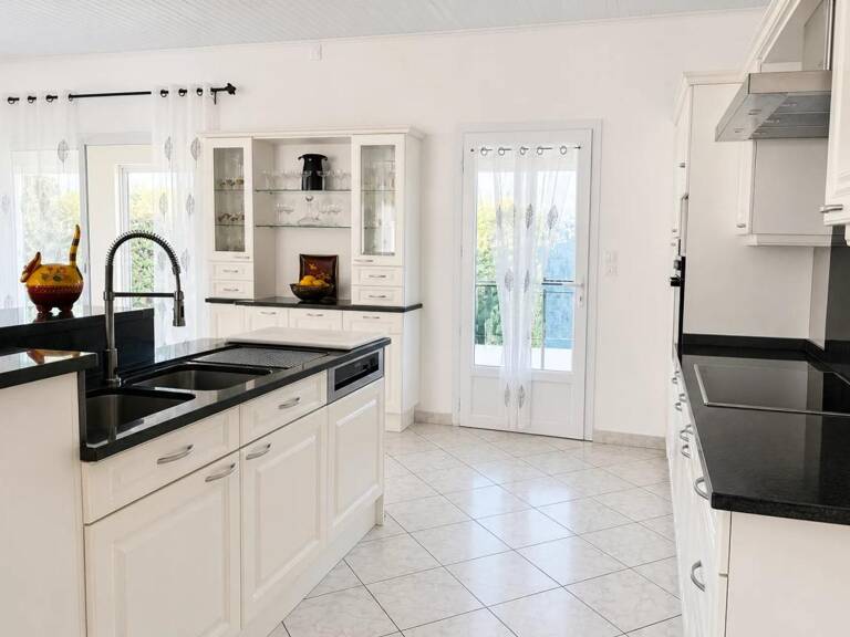 Maison en vente à Talais - Idéal pour les familles cherchant la tranquillité — photo 1