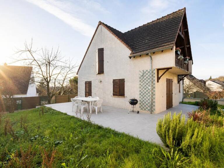 Maison de 5 pièces de 200 m² à Crosne — photo 1