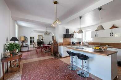 Maison 12 pièces 750000 €