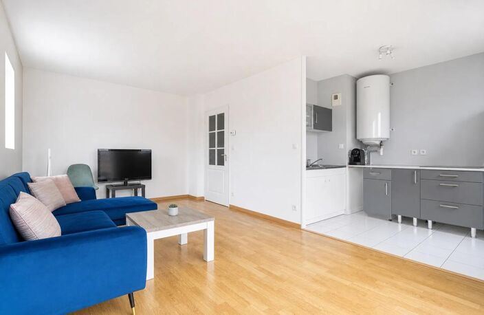 Chaleureux T2 de 42m² avec balcon vendu loué — photo 2