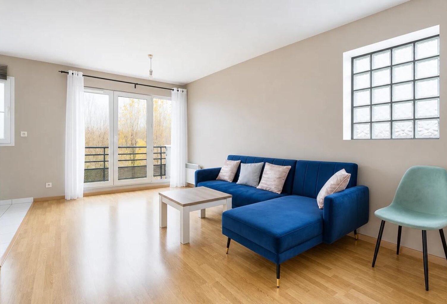 Chaleureux T2 de 42m² avec balcon vendu loué — photo 1