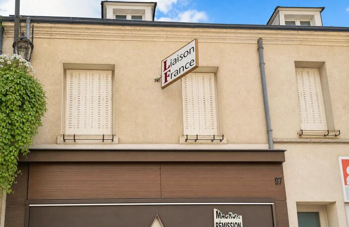 Maison de 5 pièces - 108 m²  en vente à La Châtre — photo 3