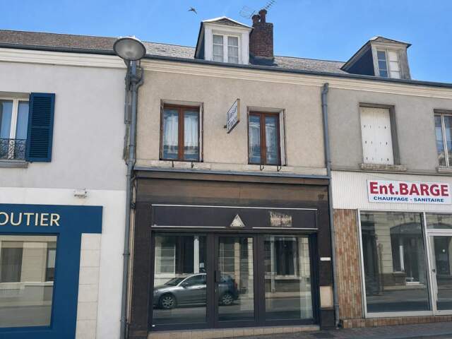 Maison de 5 pièces - 108 m²  en vente à La Châtre — photo du bien
