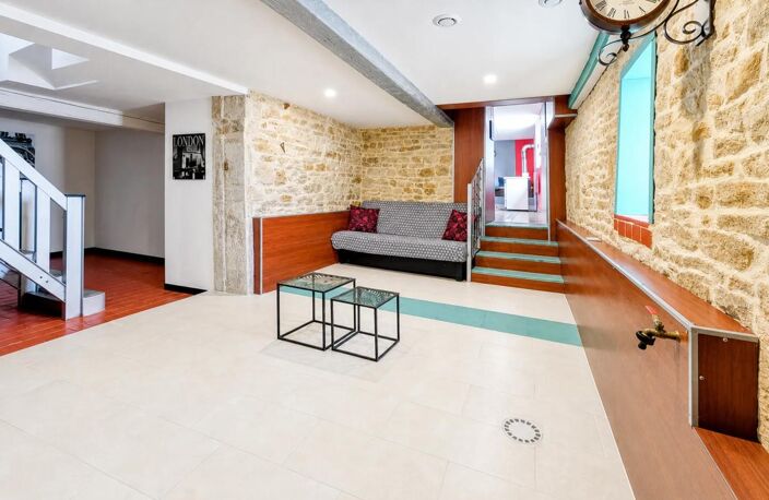 Maison en pierre rénovée avec piscine à Uchizy — photo 4