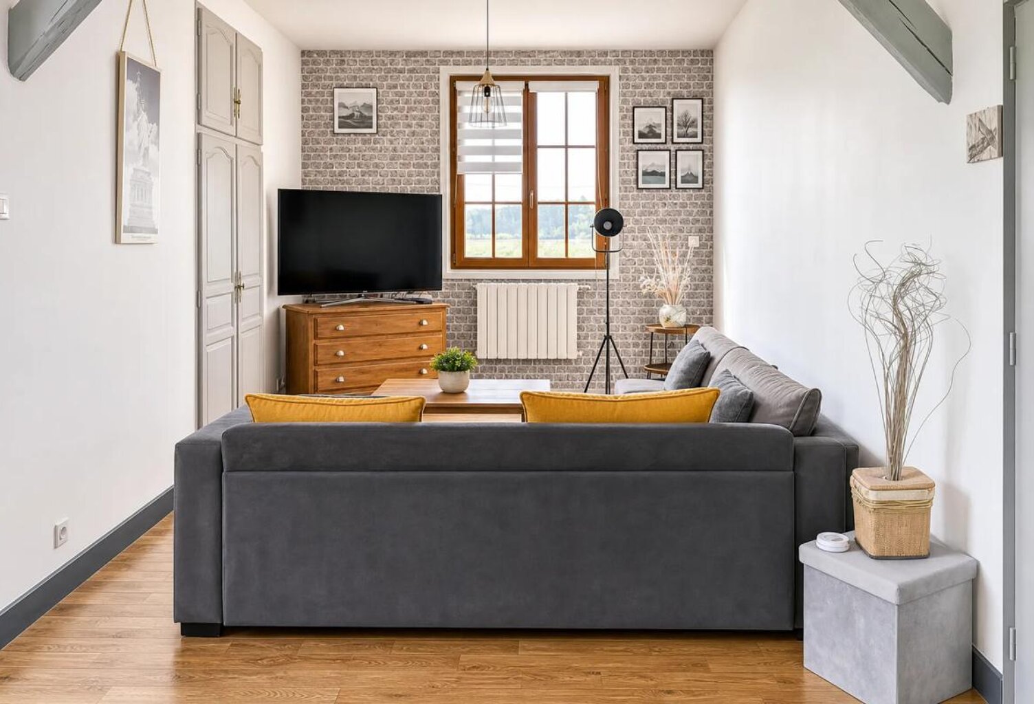 Maison en pierre rénovée avec piscine à Uchizy — photo 1