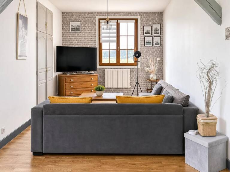 Maison en pierre rénovée avec piscine à Uchizy — photo 1