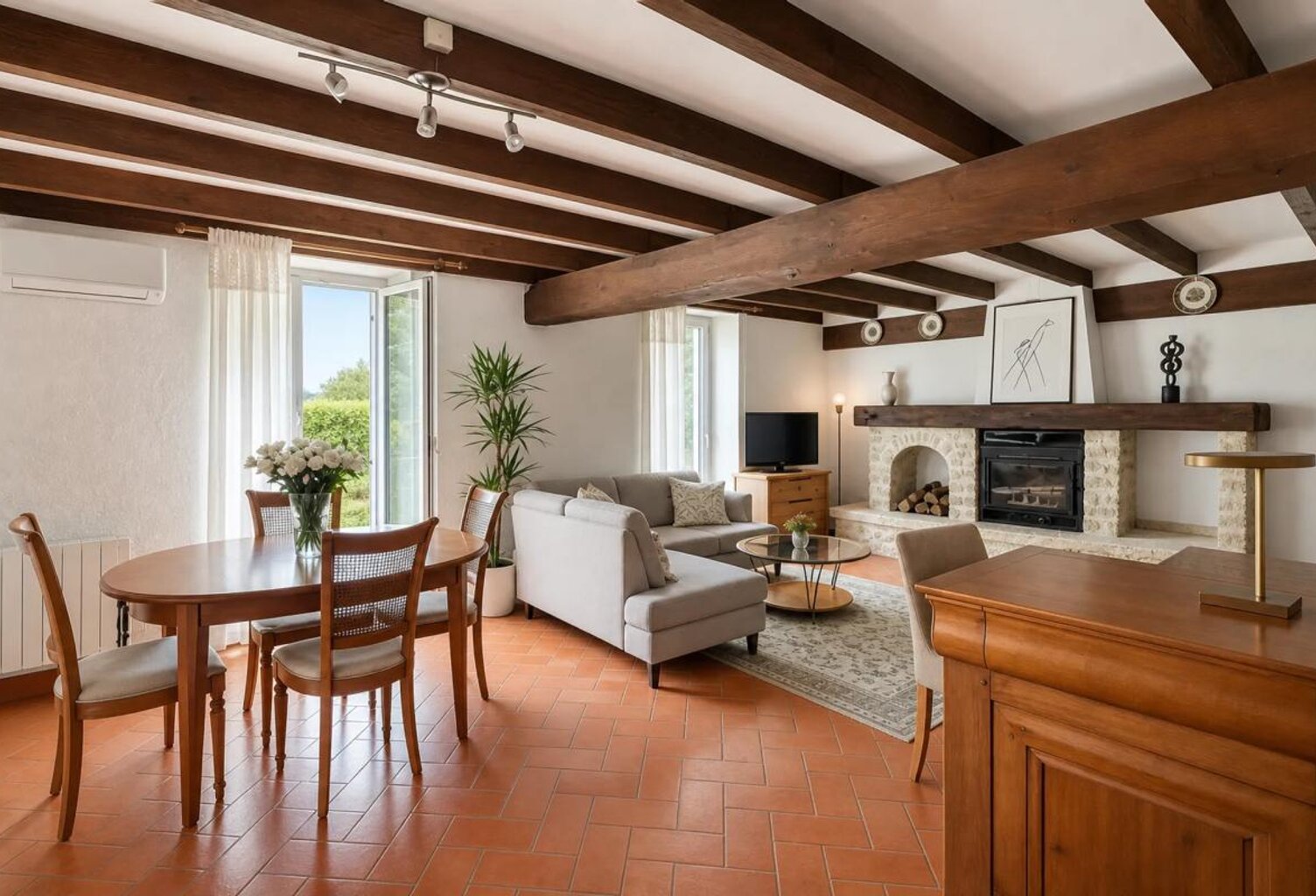 Maison de charme de 8 pièces, 241m², située à Courant - Idéal pour famille — photo 1