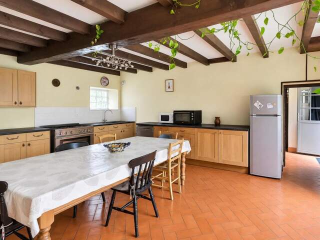 Maison de charme de 8 pièces, 241m², située à Courant - Idéal pour famille — photo du bien