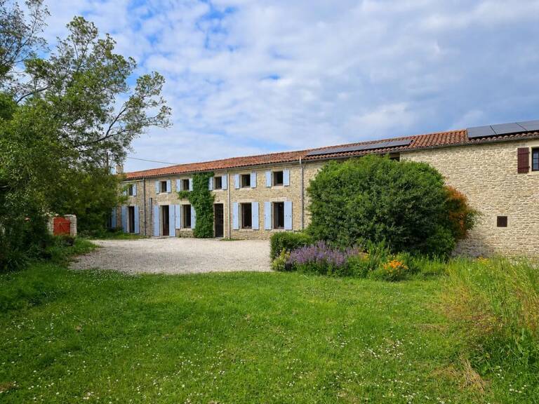 Maison de charme de 8 pièces, 241m², située à Courant - Idéal pour famille — photo 1