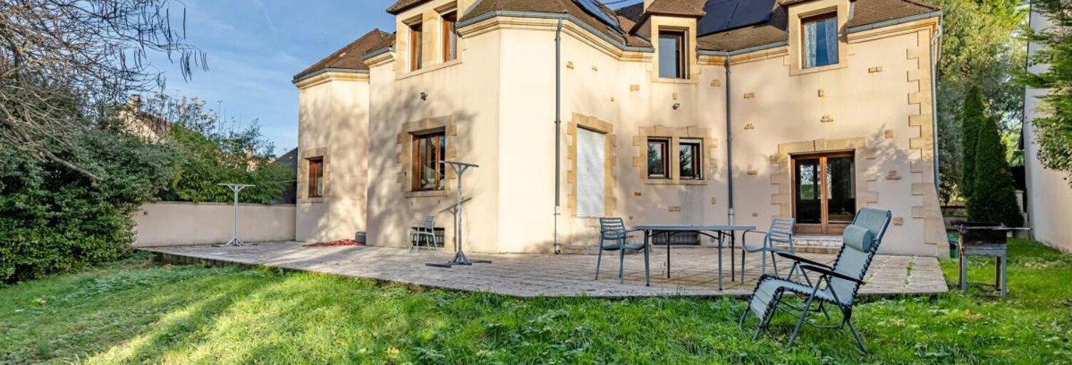 Maison 10 Pièces 230 m² à vendre à Saint-Prix (95390)