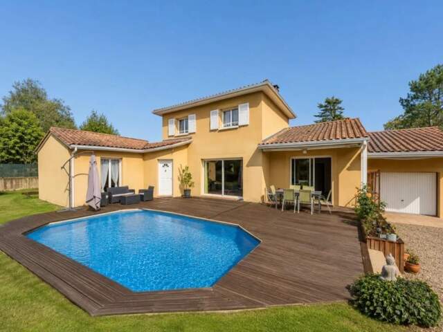 Baurech : maison 152 m², piscine, vue panoramique, grand garage — photo du bien