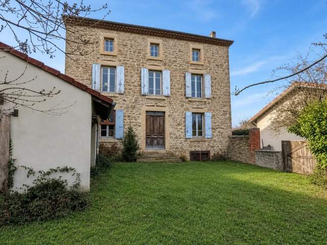 Maison à rénover de 4 pièces de 96 m² à Saint-Désirat — photo du bien
