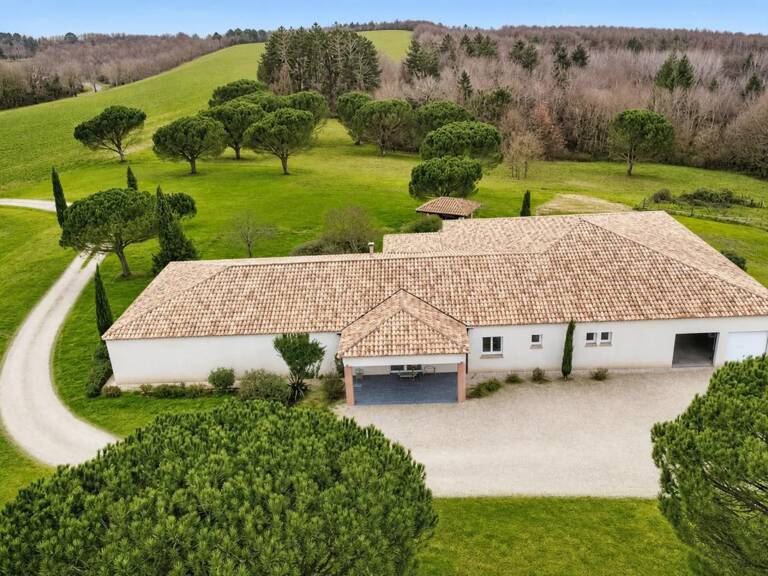 Maison 7 pièces avec piscine intérieure — photo 1
