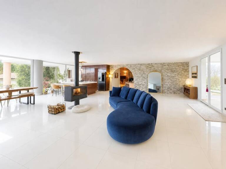 Maison 7 pièces avec piscine intérieure — photo 1