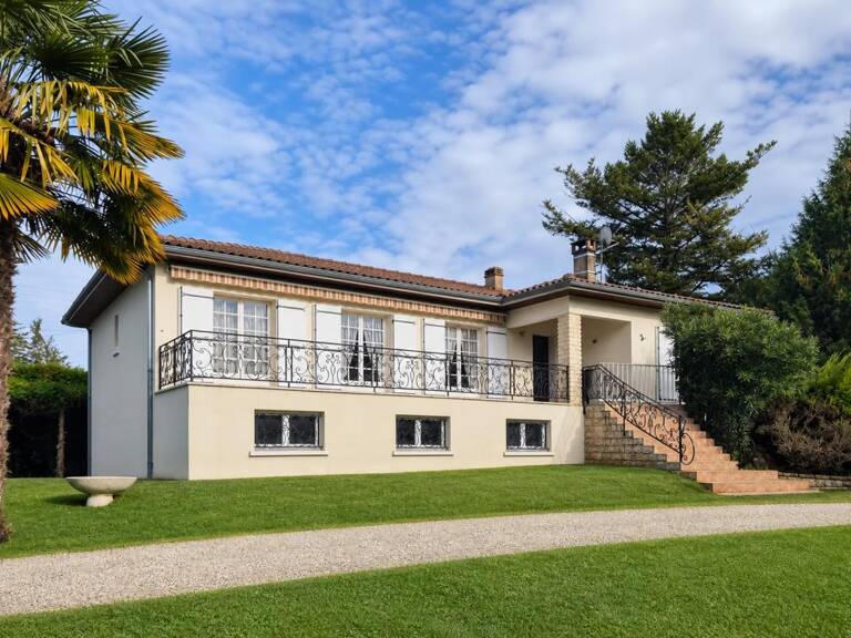 Maison spacieuse avec grand jardin à Linars — photo 1