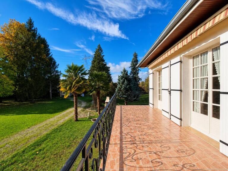 Maison spacieuse avec grand jardin à Linars — photo 1