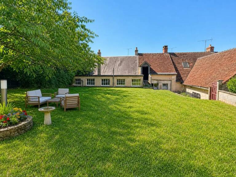 Maison de 3 pièces de 75 m2 avec jardin, située à Azay-le-Ferron — photo 1