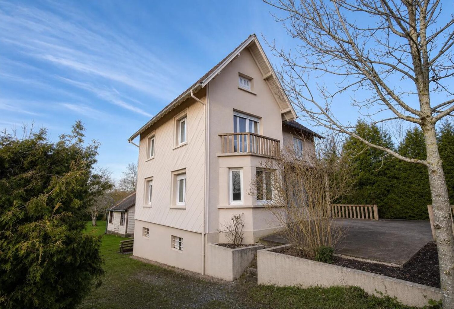 Spacieuse Maison 7 Pièces de Charme à Anould — photo 1