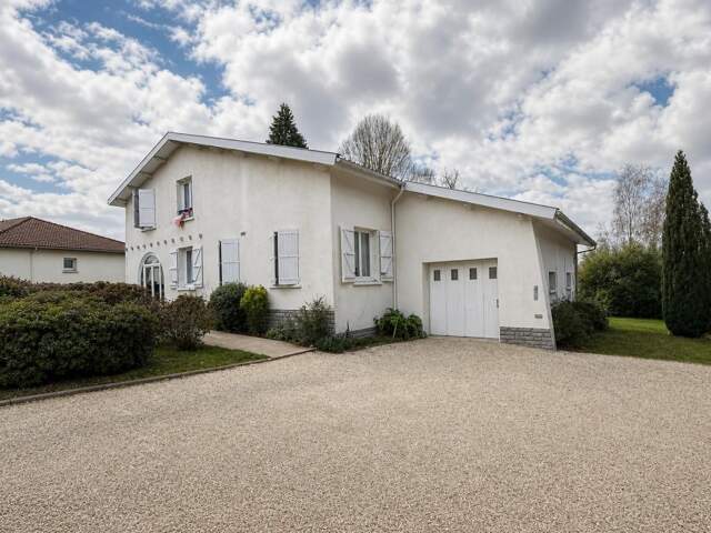Maison familiale lumineuse à Cussac — photo du bien