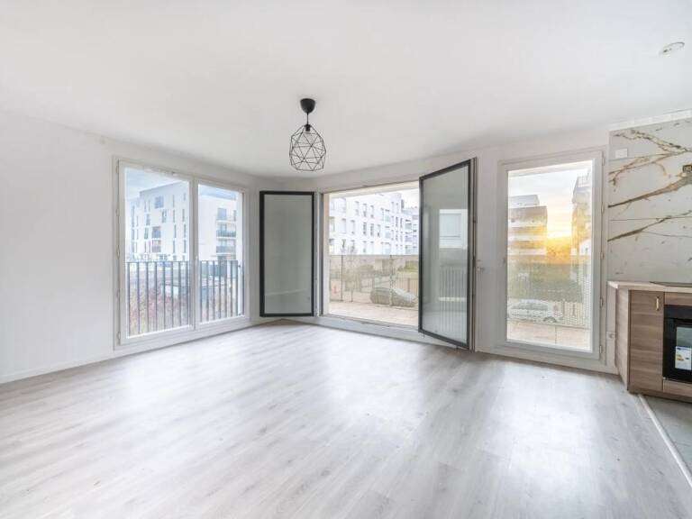 Élégant T3 lumineux à Cergy avec balcon — photo 1
