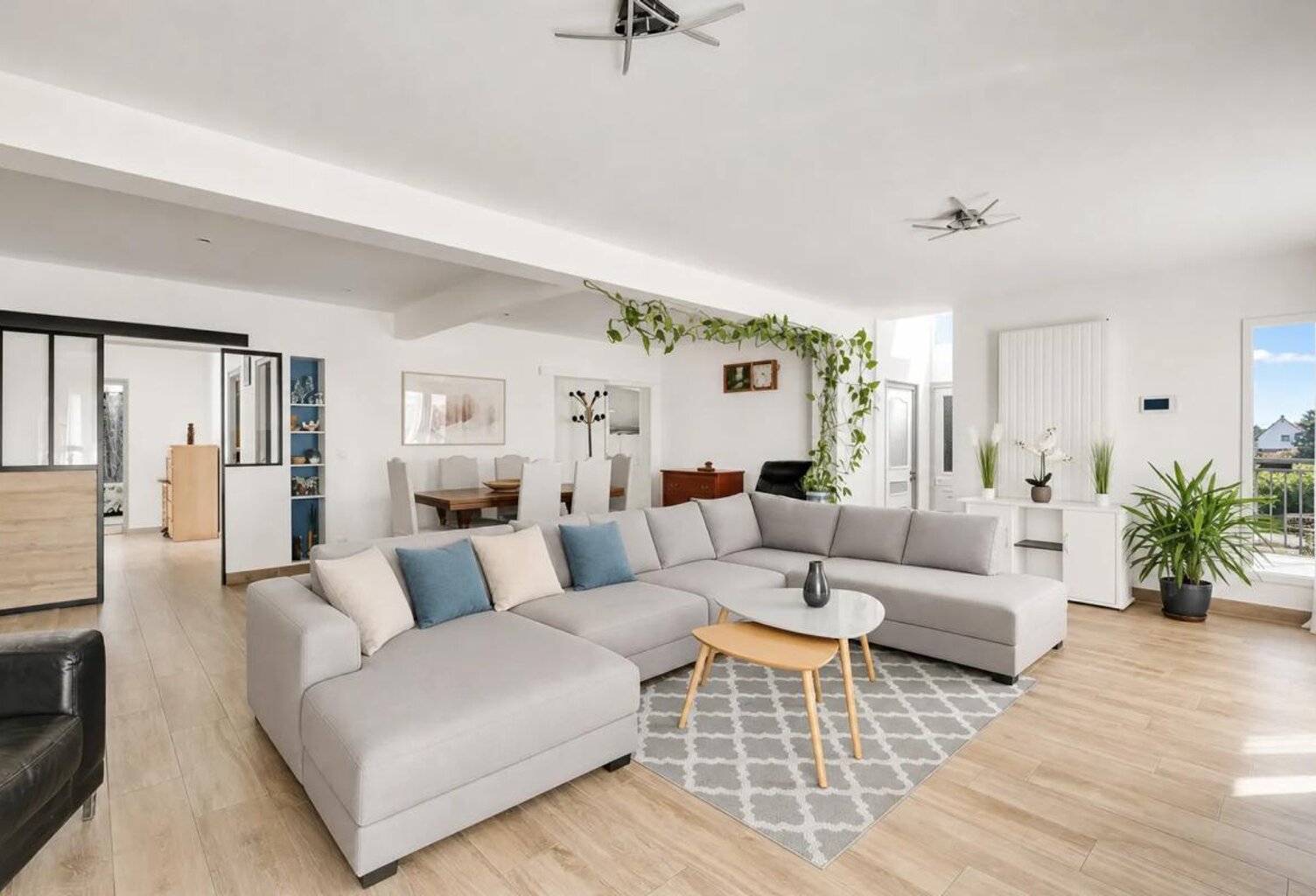 Maison entièrement rénovée en vente près de Sèvres — photo 1