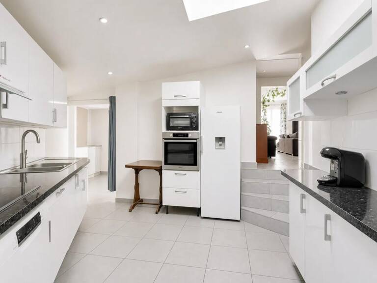 Maison entièrement rénovée en vente à Sèvres — photo 1