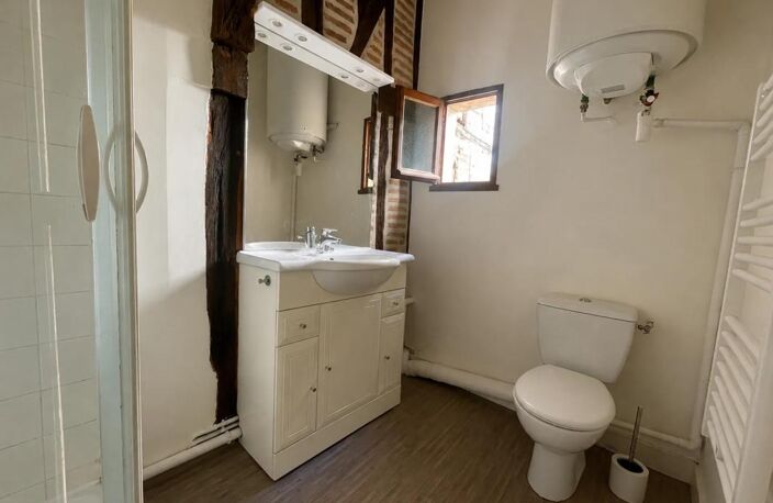 Triplex lumineux quartier Cathédrale - Appartement vendu Loué — photo 2