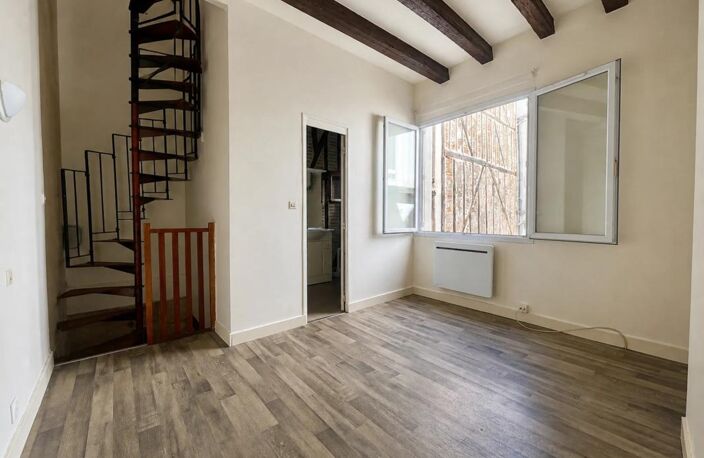 Triplex lumineux quartier Cathédrale - Appartement vendu Loué — photo 3