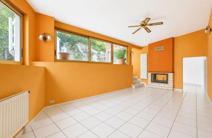 Appartement de 5 pièces de 110 m² situé à Lyon — photo 3