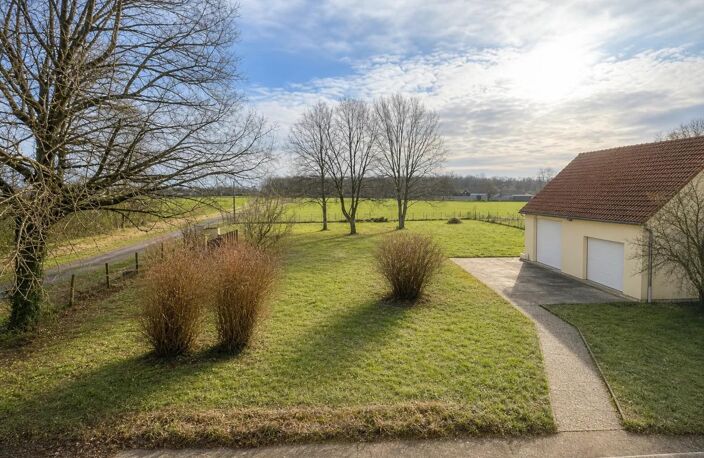 Ancienne fermette rénovée de 186 m² avec grand Jardin à Vernoy — photo 2