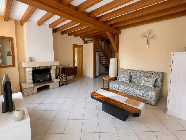 Ancienne fermette rénovée de 186 m² avec grand Jardin à Vernoy — photo du bien