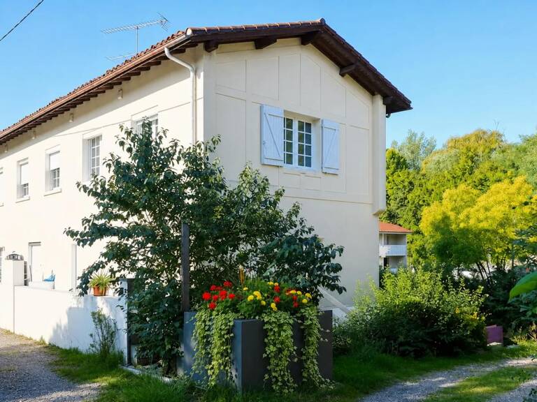 Appartement de 6 pièces de 195 m² situé à Cazaubon — photo 1