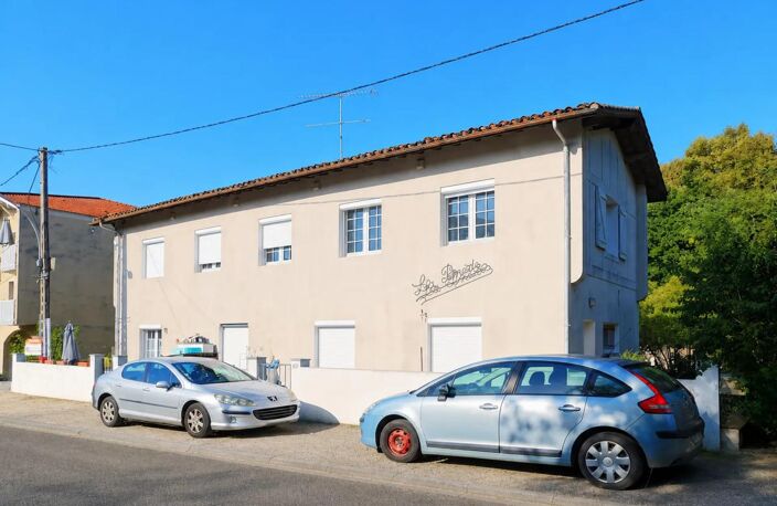 Appartement de 6 pièces de 195 m² situé à Cazaubon — photo 2
