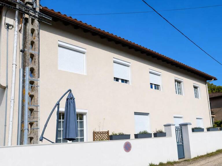 Appartement de 6 pièces de 195 m² situé à Cazaubon — photo 1