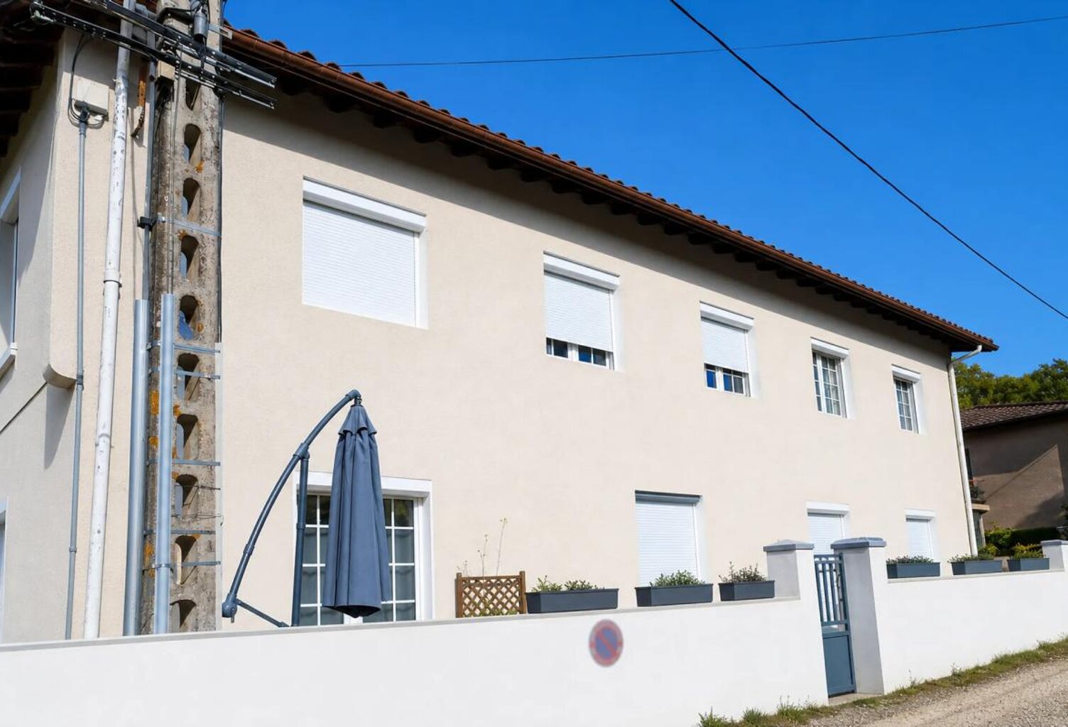 Appartement de 6 pièces de 195 m² situé à Cazaubon — photo 1