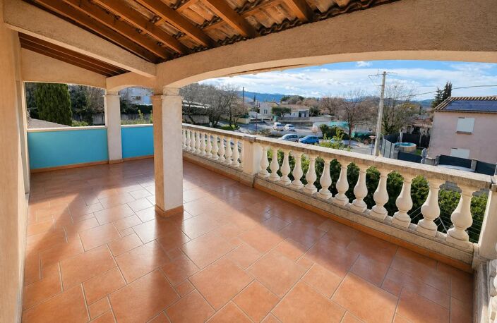 Maison spacieuse à Vidauban, 6 pièces, 130 m² — photo 2