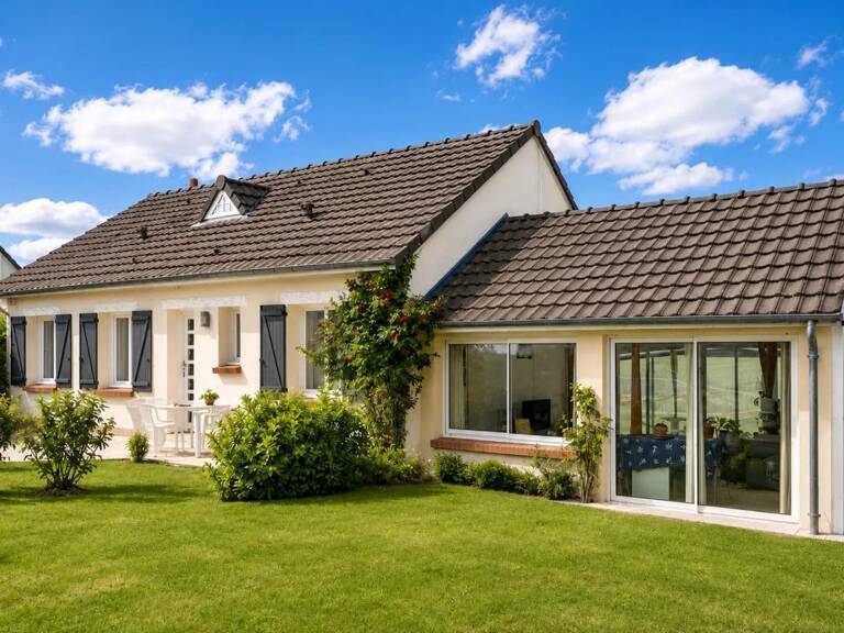 Maison de 6 pièces de 137 m² avec piscine à Les Bordes — photo 1