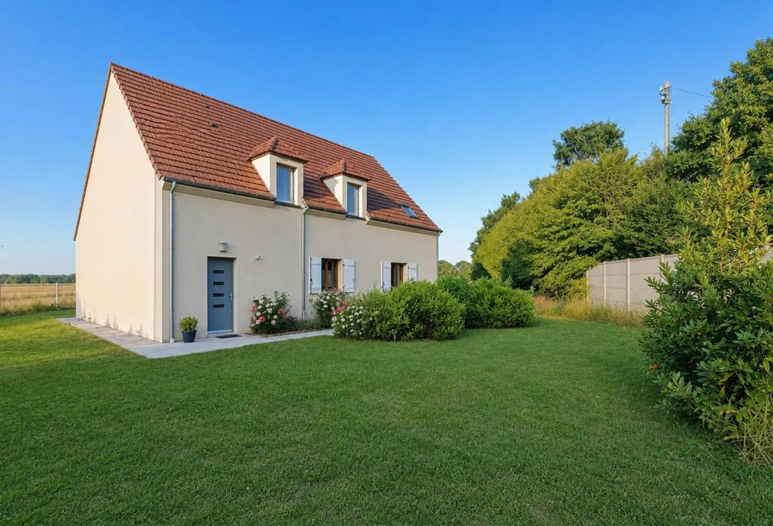 Maison 5 pièces de 133 m2 en vente, située Brezolles — photo 1
