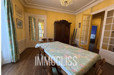 Appartement 8 pièces 325500 €