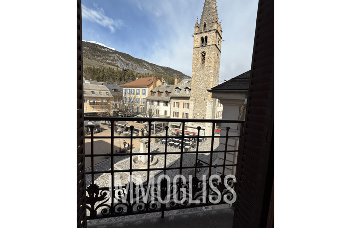 Appartement de caractère au coeur de Barcelonnette — photo 2